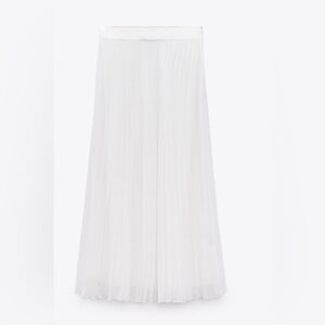 Zara NWT White Pleated Skirt, Size L